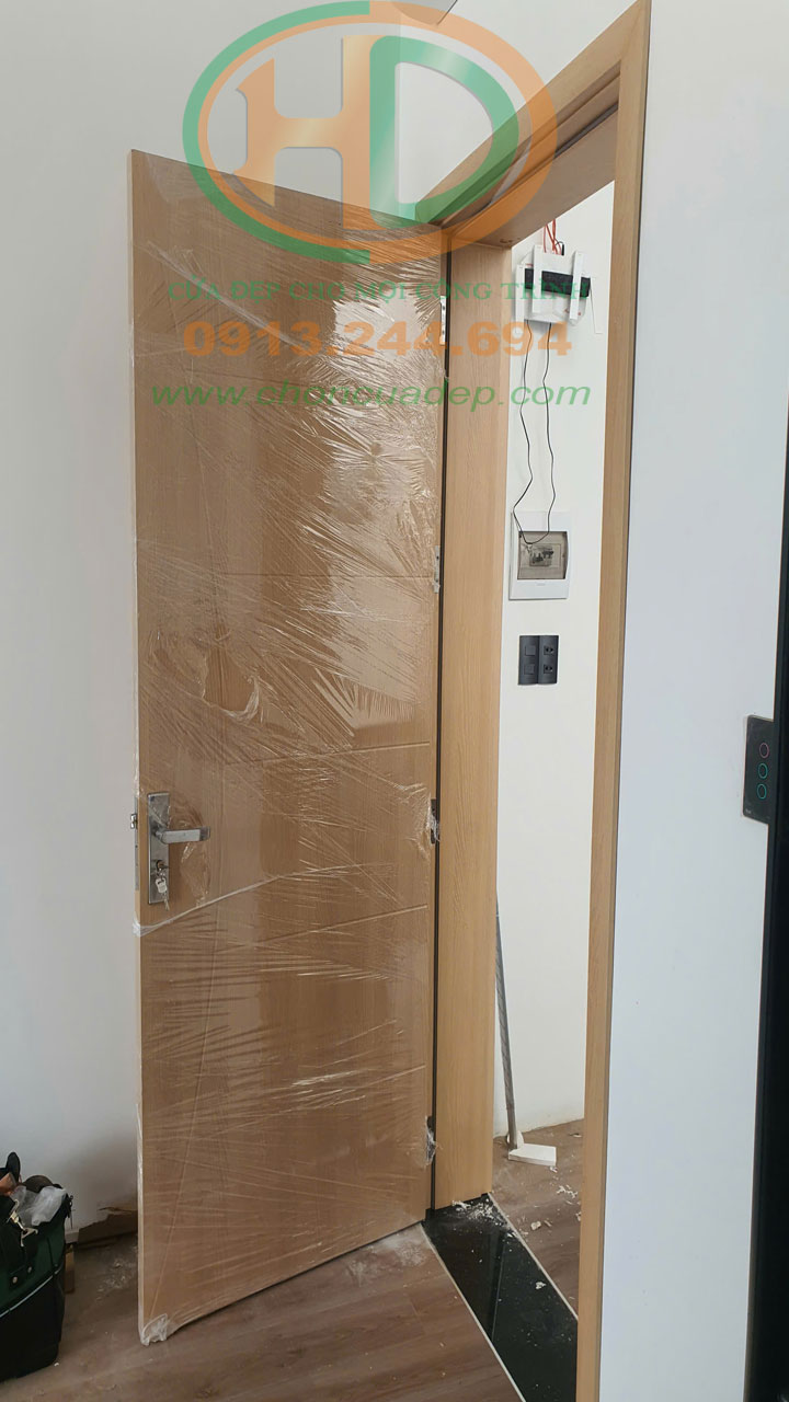 Cửa nhựa giả gỗ cho phòng ngủ